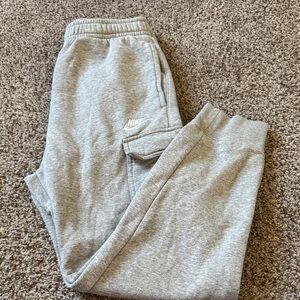 NIKE CARGO JOGGER SWEATPANTS